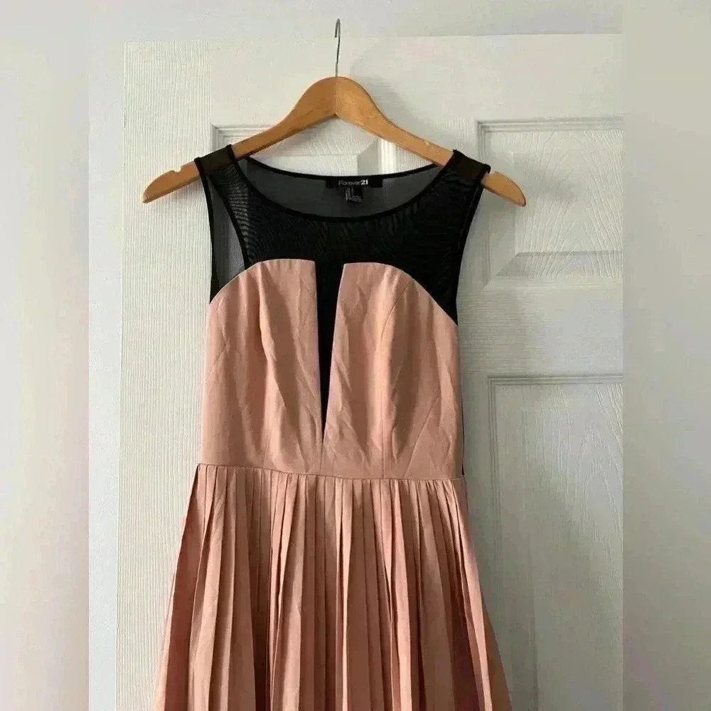 Pink Dress with mesh back - Picture 2 of 6